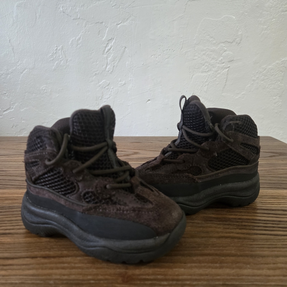 Kids Yeezy Desert Boot ‘Oil’  Kids US 6 - Picture 9 of 16